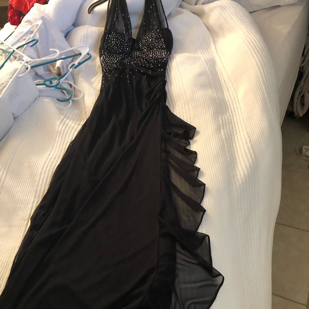 Formal dress - Picture 5 of 8